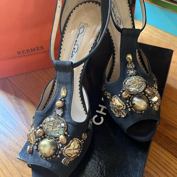 Oscar de la Renta Black Embellished Heels - Picture 11 of 15